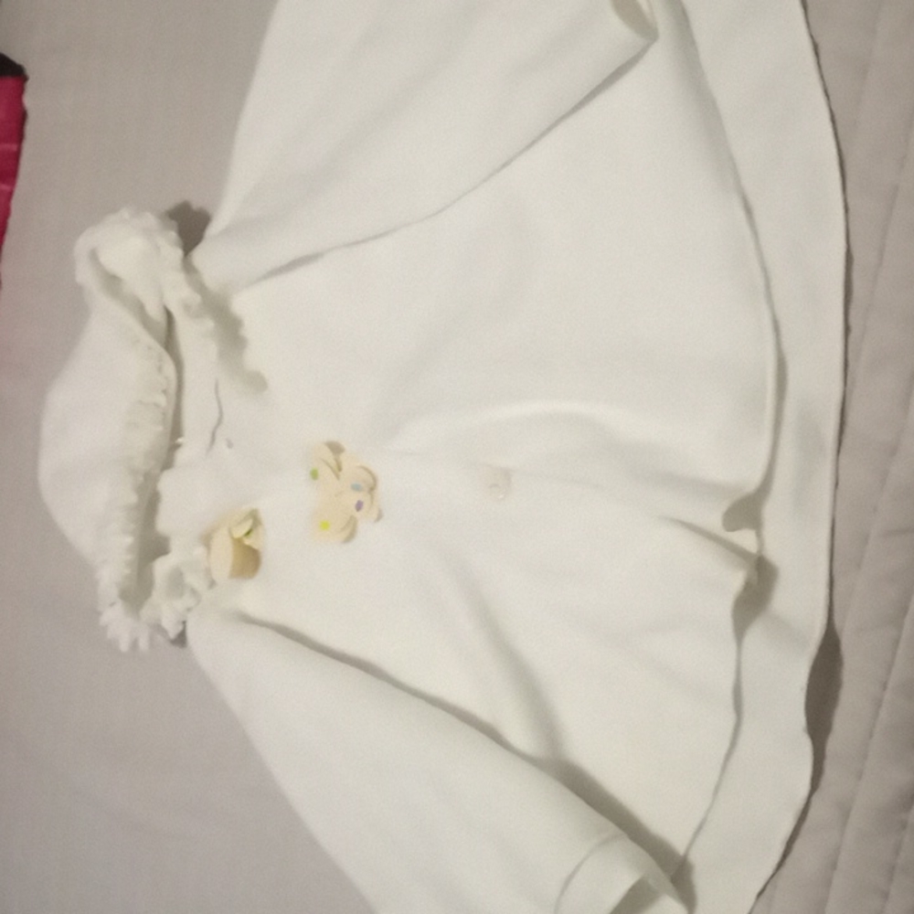Girl hooded cape size 6